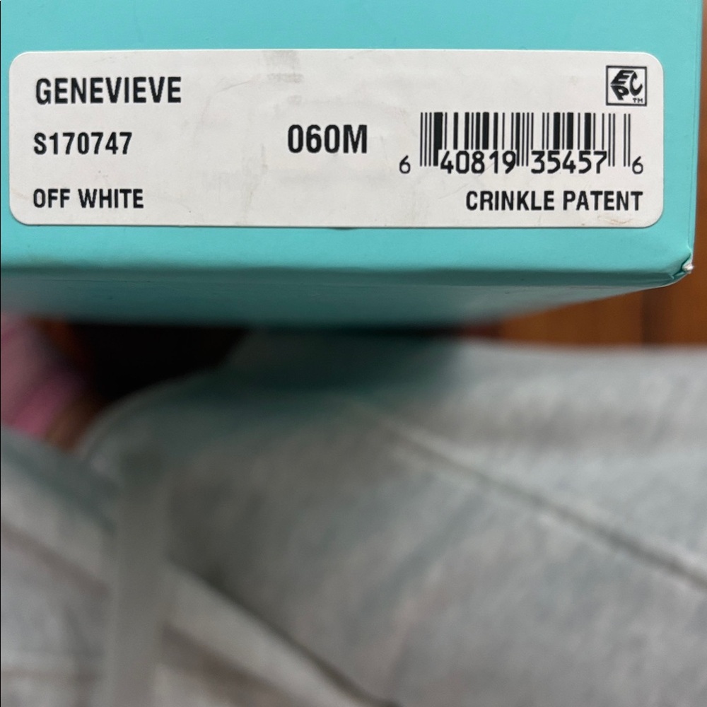 Kate Spade Off White Flats
